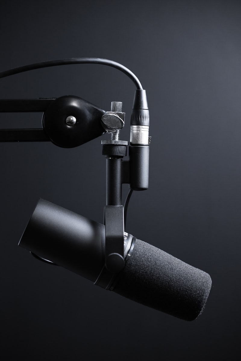 Microphone professionnel dans un studio radio